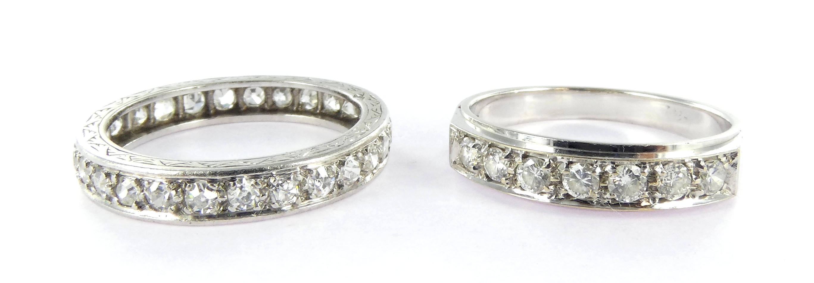 Lot 32 — 1 Demi Alliance Or 750 mil. Non poinçonnée, brillants, T 54,